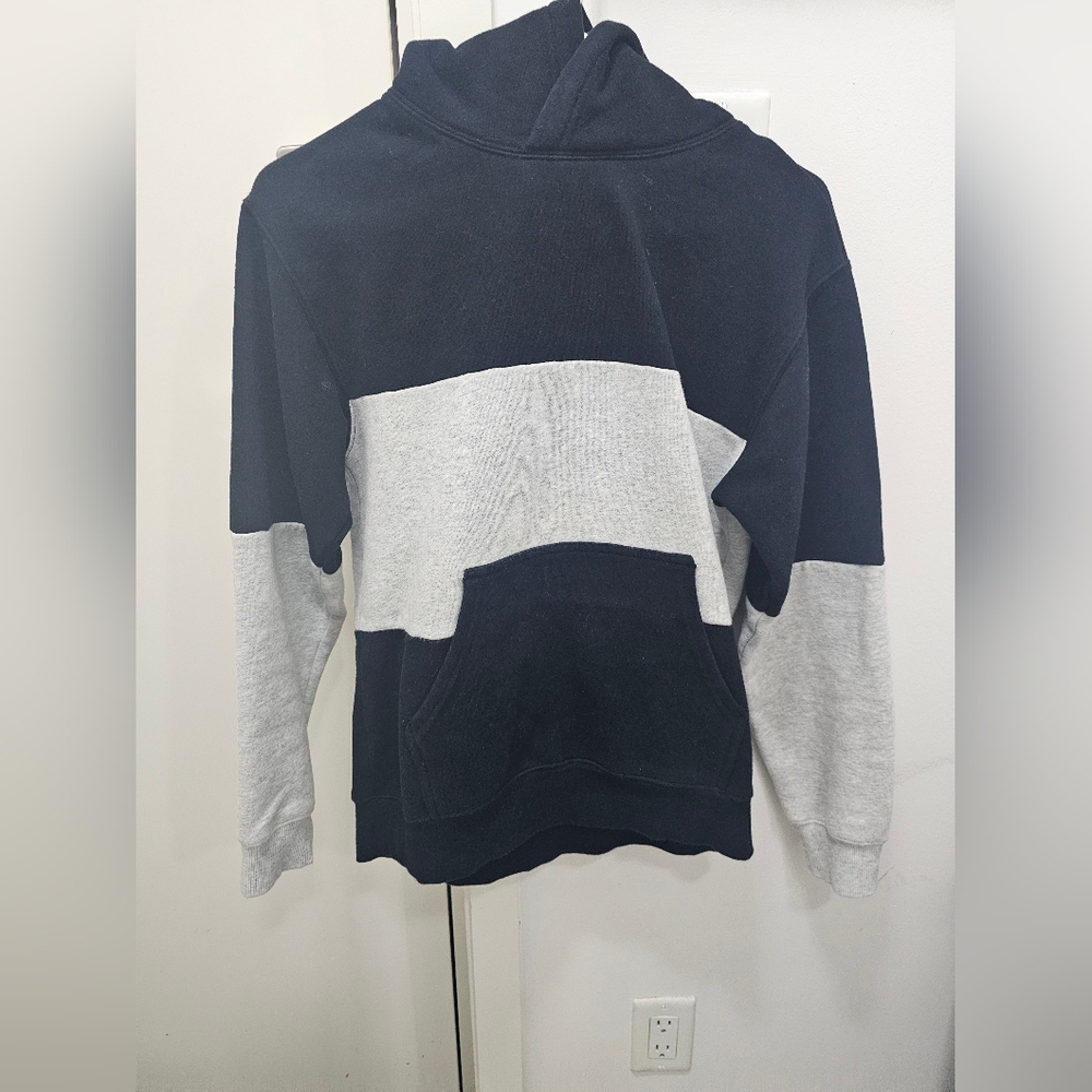 Aritzia TNA Hoodie size XS